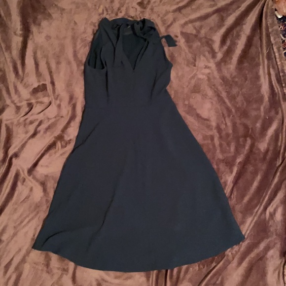 Aritzia Babaton Petros everest green dress size 6 - Picture 3 of 5